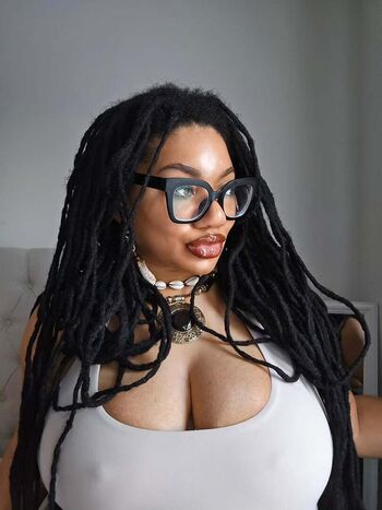 LockedHoneyPrincess