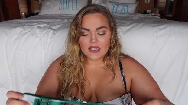 Full leaked Loey lane private onlyfans photo