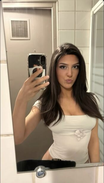 Full leaked Lola clr private onlyfans photo