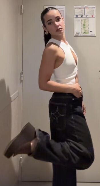 Lola Dumenil