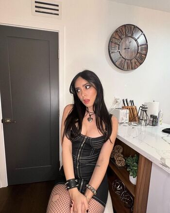 Full leaked Lolo private onlyfans photo
