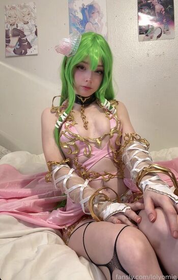 Full leaked Lolyomie page private onlyfans photo