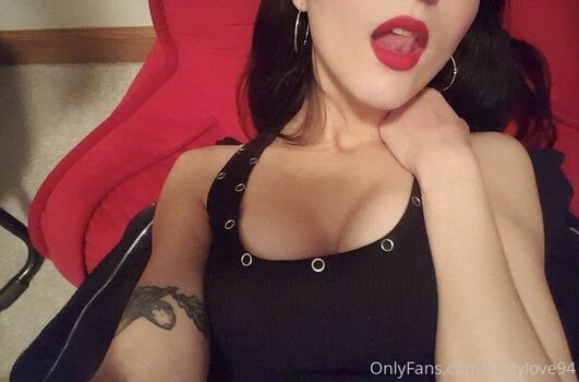 Full leaked Lonelypeaches private onlyfans photo