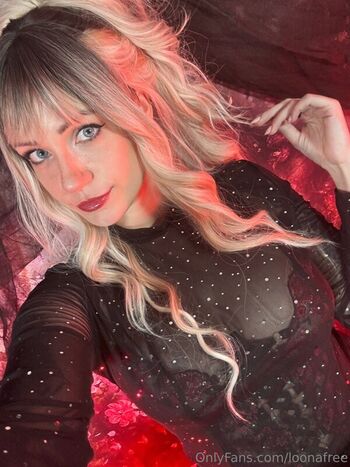Full leaked Loonakia private onlyfans photo
