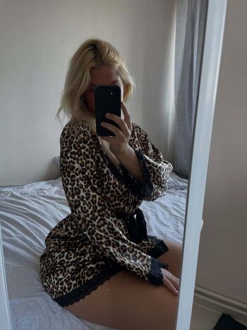 Full leaked Loraasmith private onlyfans photo