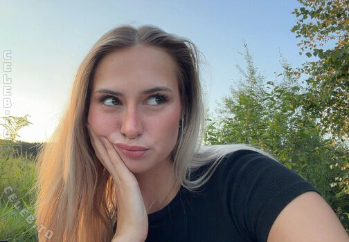 Full leaked Lorenabombik private onlyfans photo