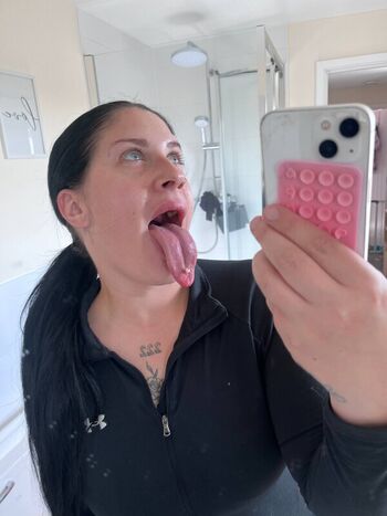 Full leaked Louis alongtongue private onlyfans photo