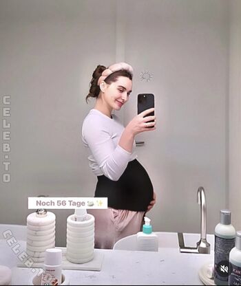 Full leaked Louisa jindaoui private onlyfans photo