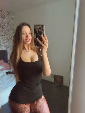 Full leaked Louiselaingx page private onlyfans photo