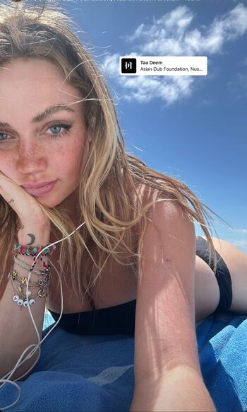 Full leaked Louisette private onlyfans photo