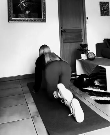Full leaked Loukaki family private onlyfans photo