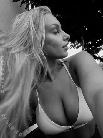 Full leaked Loulou fbl private onlyfans photo