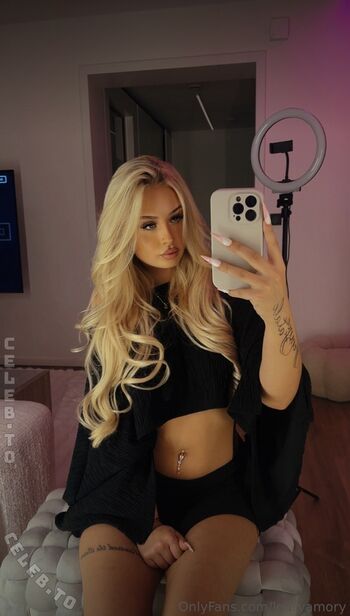 Full leaked Louryamory private onlyfans photo