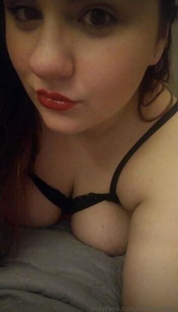 Full leaked Lovelylustxo private onlyfans photo