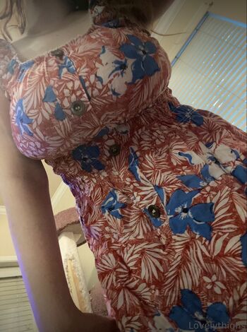 Full leaked Lovelythighs private onlyfans photo