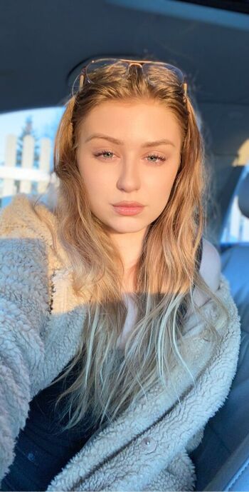 Full leaked Lovinlikelyssa page private onlyfans photo