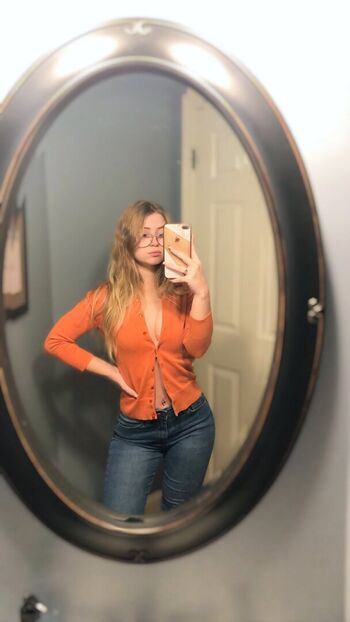 Full leaked Lovinlikelyssa private onlyfans photo