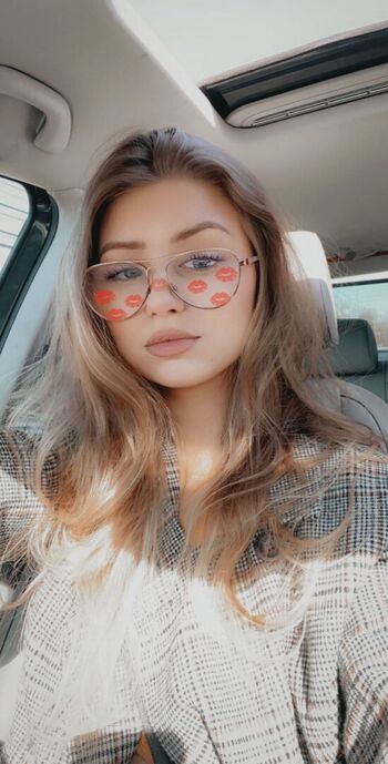 Full leaked Lovinlikelyssa private onlyfans photo