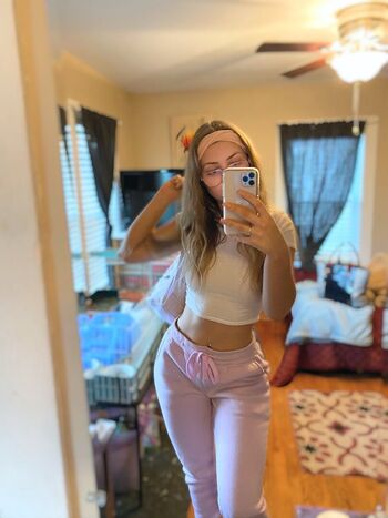 Full leaked Lovinlikelyssa private onlyfans photo