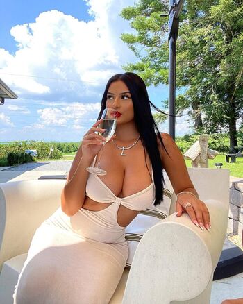 Full leaked Lucero crystal private onlyfans photo