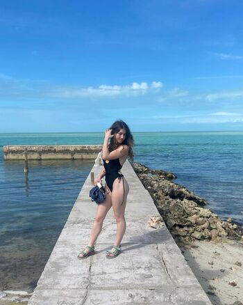 Full leaked Lucky lillian private onlyfans photo