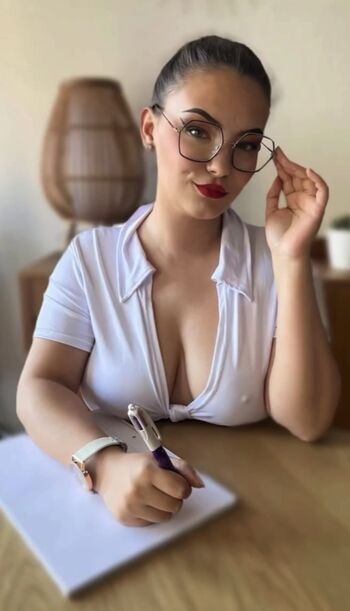 Full leaked Lucymeery private onlyfans photo