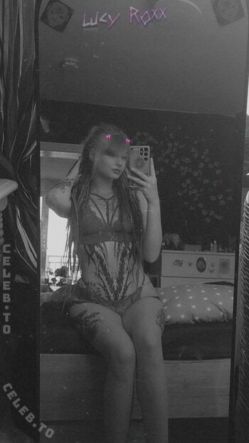Full leaked Lucyroxx private onlyfans photo