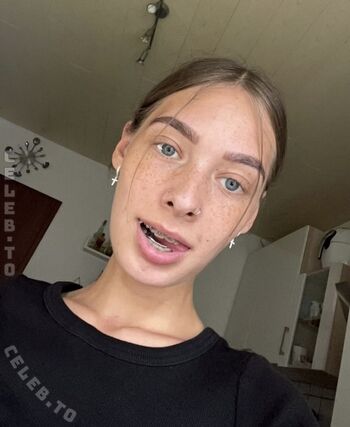 Full leaked Lucywhoelse private onlyfans photo