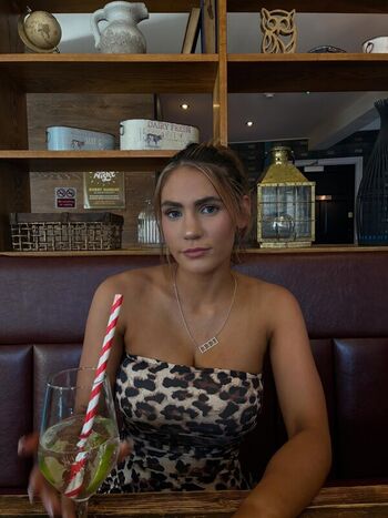 Full leaked Lucyy moss private onlyfans photo
