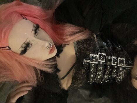 Full leaked Lunabatt private onlyfans photo