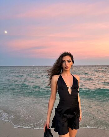 Full leaked Lunasereena page private onlyfans photo