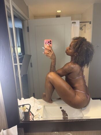 Full leaked Luvroxie private onlyfans photo