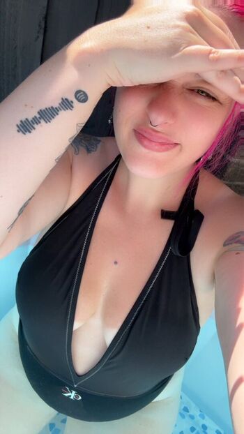Full leaked Luxylox private onlyfans photo