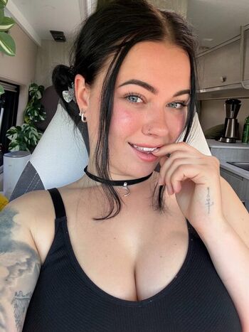 Full leaked Lylou blck private onlyfans photo