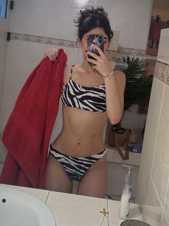 Lynda Parra