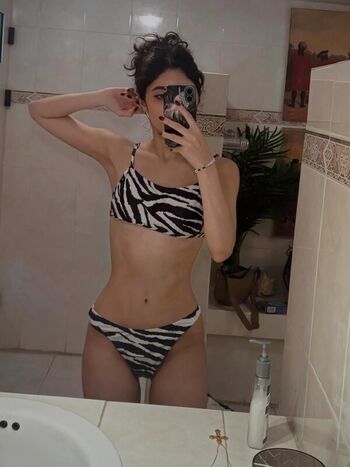 Lynda Parra