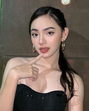 Lyndin Daphne Cruz