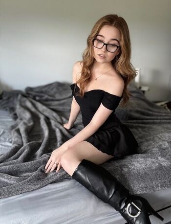 Full leaked Lyssaurora page private onlyfans photo