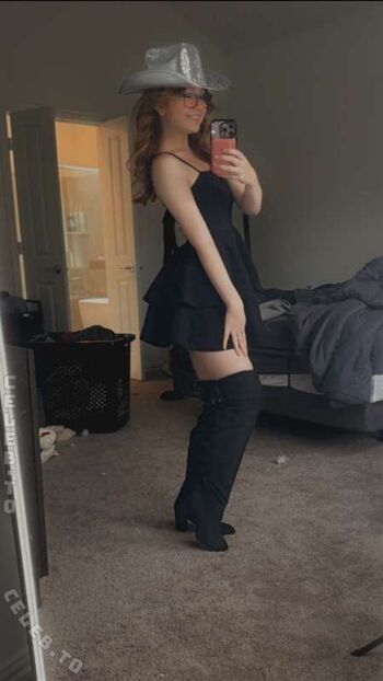 Full leaked Lyssaurora page private onlyfans photo