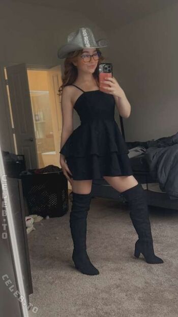 Full leaked Lyssaurora page private onlyfans photo