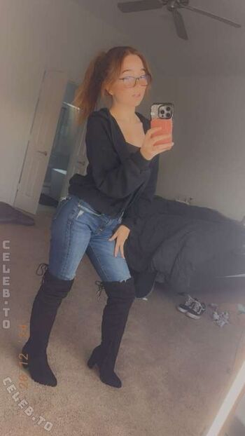 Full leaked Lyssaurora page private onlyfans photo
