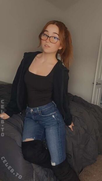 Full leaked Lyssaurora page private onlyfans photo