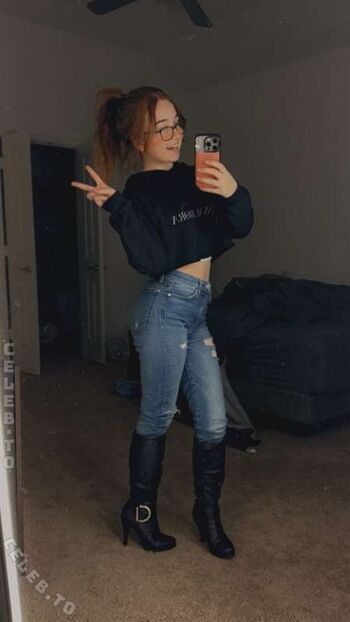 Full leaked Lyssaurora page private onlyfans photo