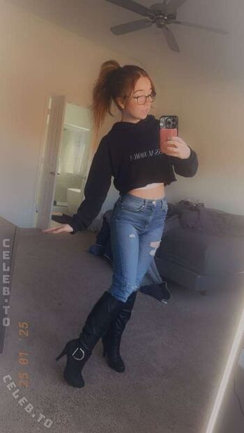 Full leaked Lyssaurora page private onlyfans photo