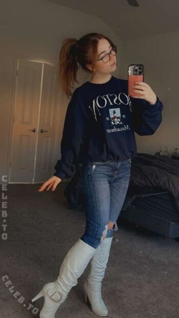 Full leaked Lyssaurora private onlyfans photo