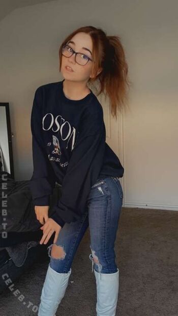 Full leaked Lyssaurora private onlyfans photo