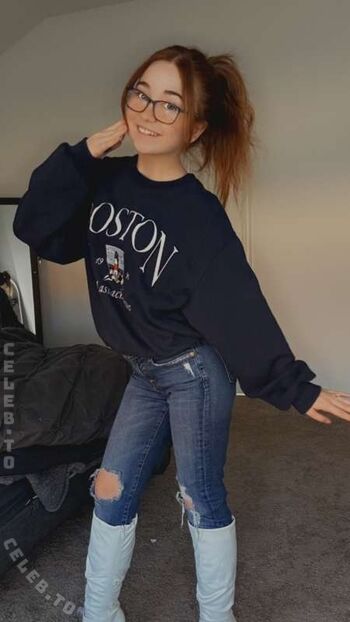 Full leaked Lyssaurora private onlyfans photo