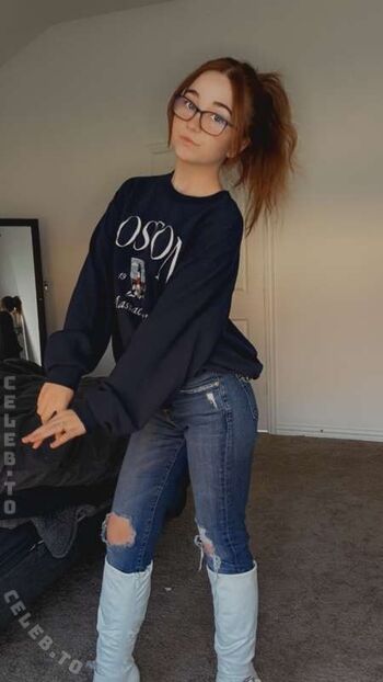 Full leaked Lyssaurora private onlyfans photo