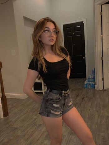 Full leaked Lyssaurora page private onlyfans photo
