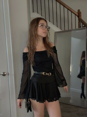 Full leaked Lyssaurora private onlyfans photo